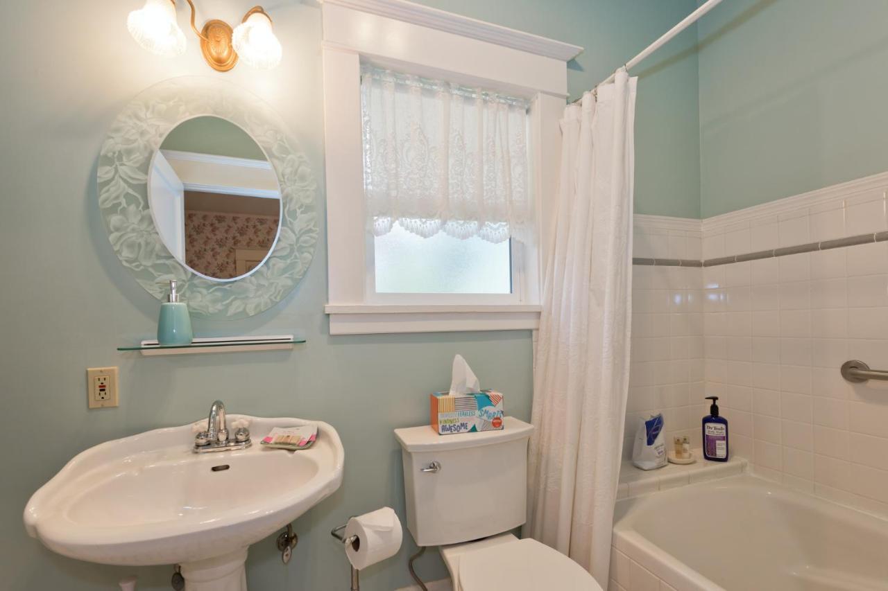 Five Seasuns Bed And Breakfast Port Angeles Εξωτερικό φωτογραφία